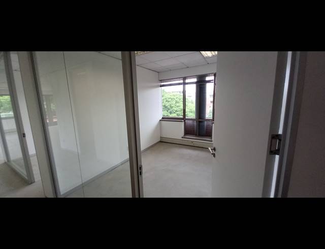 313M² OFFICE TO LET IN WOODMEAD